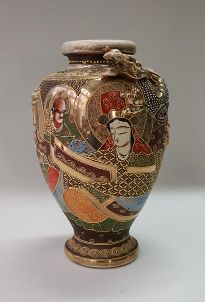 Large Satsuma porcelain vase, decorated with...