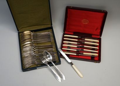SET in silver plated metal in cases including:

-...