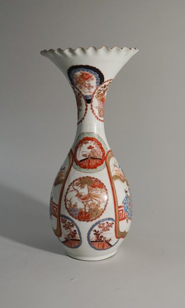 Kutani porcelain vase, decorated in cartouches....