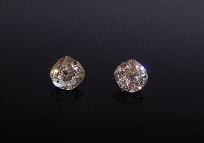 LOT de 2 diamants sur papier de 0.71ct et...