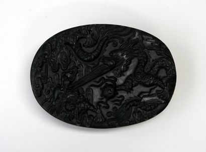 Covered inkstone with dragons and pearl in...