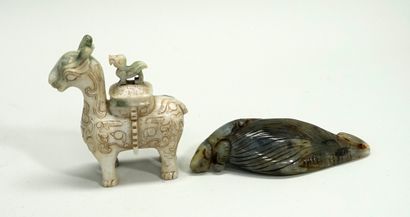 Box covered in jadeite in the shape of deer...