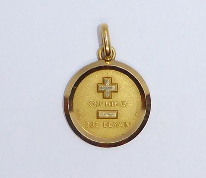 MEDAL OF LOVE in 18K yellow gold (750/°°)...
