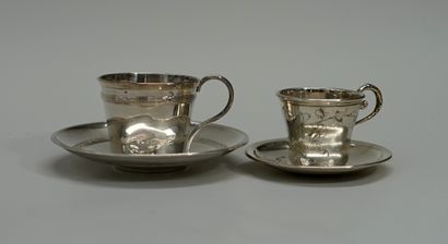 Set of 2 small cups and their saucer in silver...