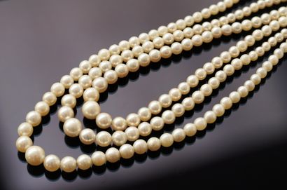 NECKLACE with 3 rows of cultured pearls in...