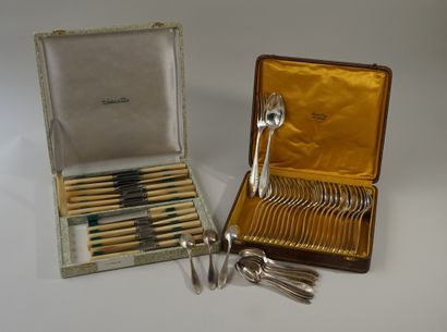 SET in silver plated metal in cases including:

-...