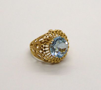 Imposante BAGUE en or jaune 18K (750/°°)...