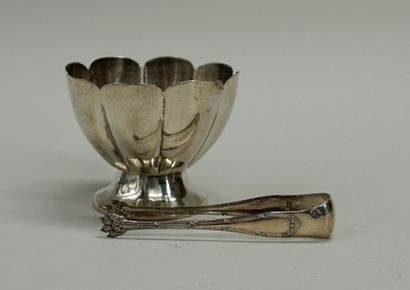 A silver bowl 925/°°, on pedestal, the body...