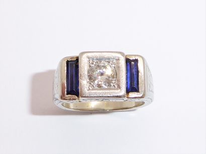 Art Deco platinum ring centered with a 0.50ct...