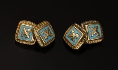 PAIRE DE BOUTON DE MANCHETTE en bronze, cuivre...
