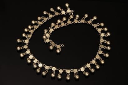 COLLIER ras de cou en argent partiellement...