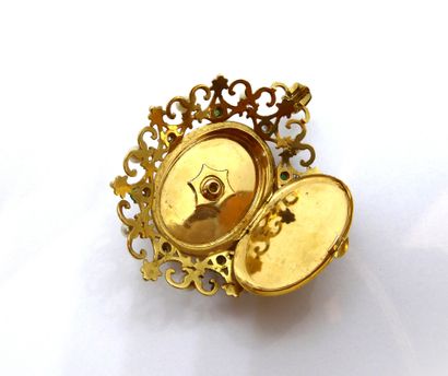 18K (750/°°) yellow gold pendant, set with...