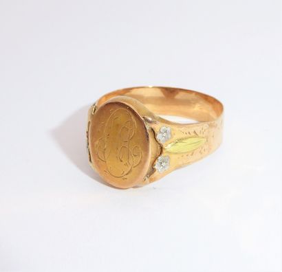 18K (750/°°) yellow gold HORSE RING, monogrammed,...