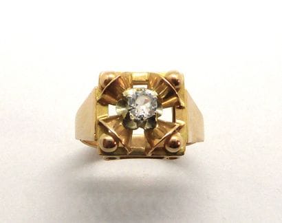 RING in 18K yellow gold (750/°°) set with...