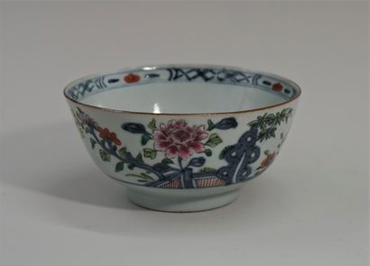 Polychrome porcelain bowl decorated with...