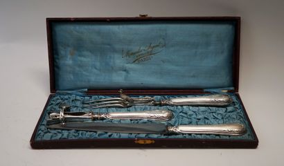 GIGOT SERVICE, the handles out of silver...