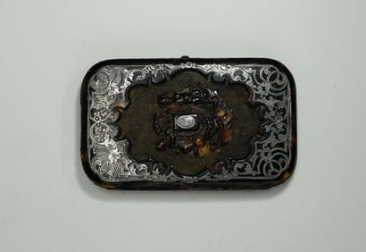 Cigar case in engraved tortoiseshell, inlaid...