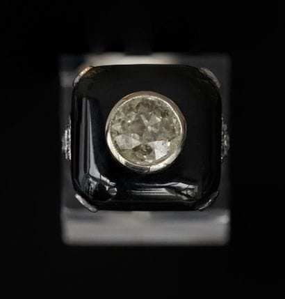 Art Deco style ring in 18k (750/°°) white...