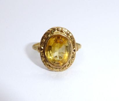 RING in 18K yellow gold (750/°°) set with...