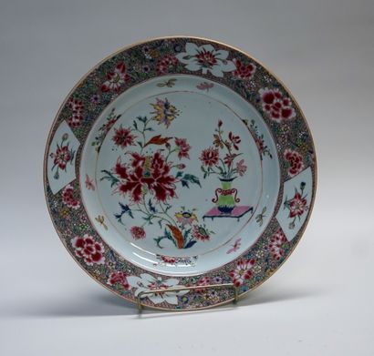 Porcelain dish with 