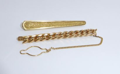 SET of 2 CRAVATE PINS in 18K (750/°°) yellow...