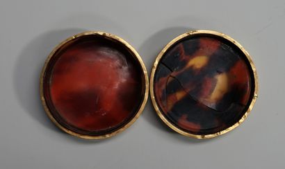 Round box, the interior in tortoiseshell,...