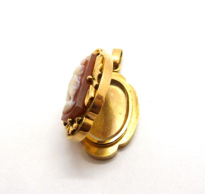 CASSOLETTE PENDANT in 18K (750/°°) yellow...