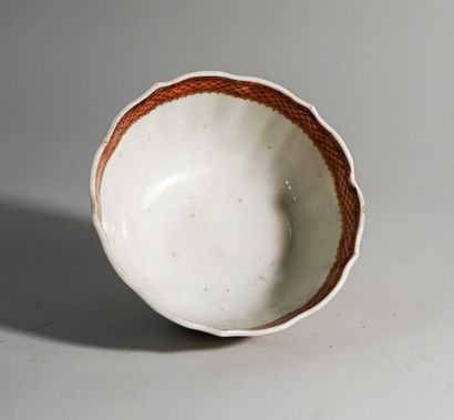 Porcelain bowl with floral decoration. Company...
