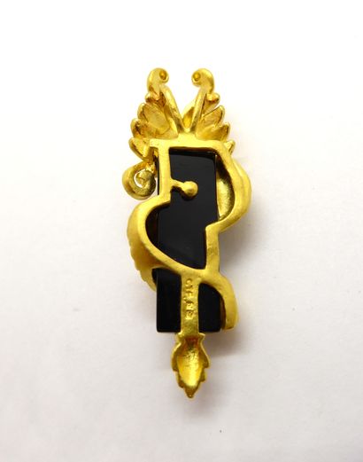 24K yellow gold pendant (with control charge)...