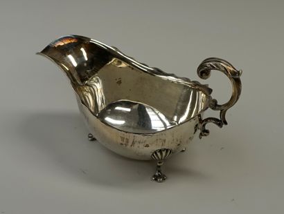 Sauceboat in silver min 800/°° (swan mark),...