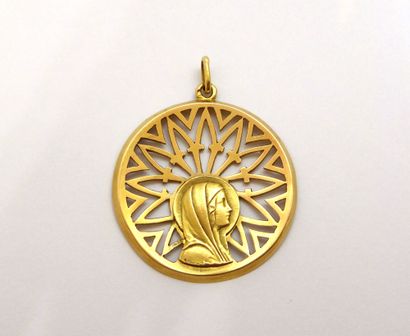 MEDAILLE religieuse en or jaune 18K (750/°°)...