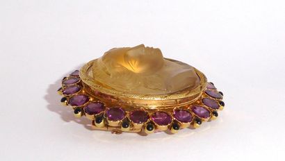 18K (750/°°) yellow gold pin with a citrine...