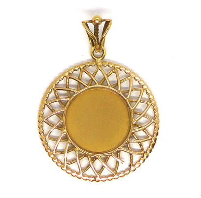 Religious medal in 18K yellow gold (750/°°)...