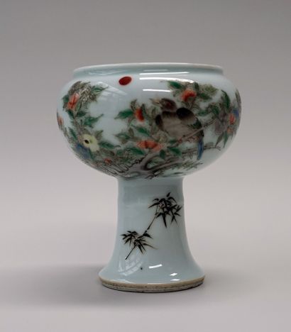 Porcelain bowl on pedestal with 