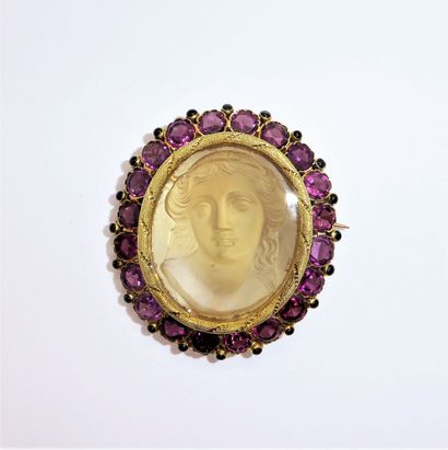 18K (750/°°) yellow gold pin with a citrine...