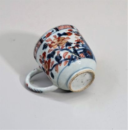 Coffee cup in Imari polychrome porcelain....