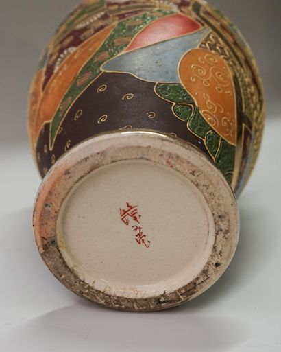 Large Satsuma porcelain vase, decorated with...