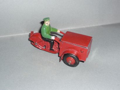 DINKY TOYS n°14A Red triporteur with tires...
