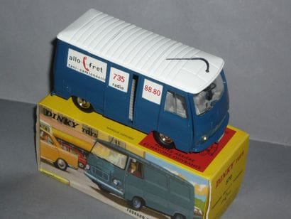 DINKY TOYS n°570 J7 