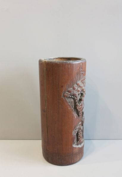 Pot à pinceaux en bambou finement ciselé...