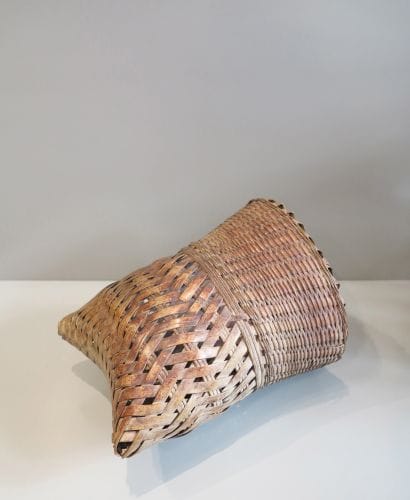 Panier à poisson en osier tressé.

Indon...