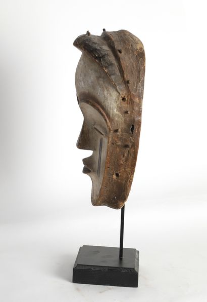 Masque de danse VUVI du Gabon, bois patiné...