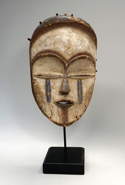 Masque de danse VUVI du Gabon, bois patiné...