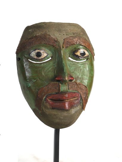 Masque de danse, bois polychrome, marques...