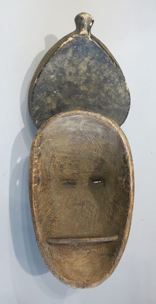 Masque Baoulé à coiffure trilobé.

Bois polychrome.

Côte...