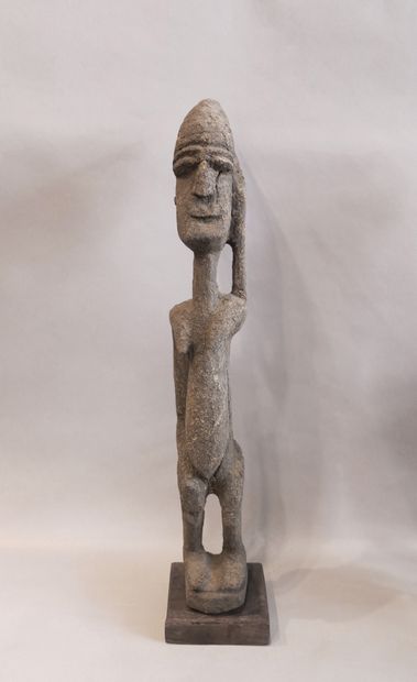Statuette anthropomorphe figurant un personnage...
