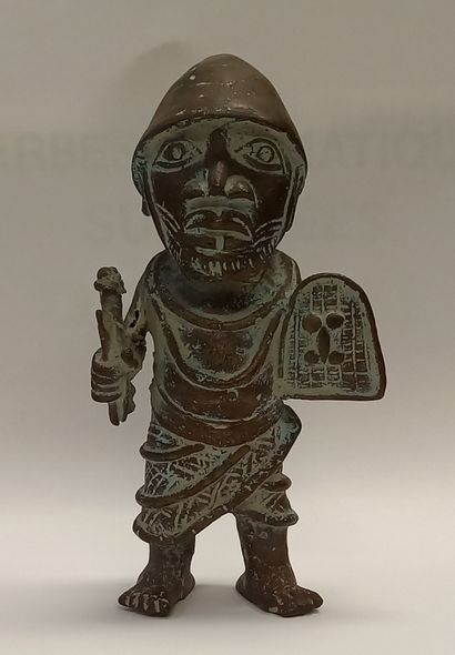 Personnage présentant un guerrier avec bouclier,...