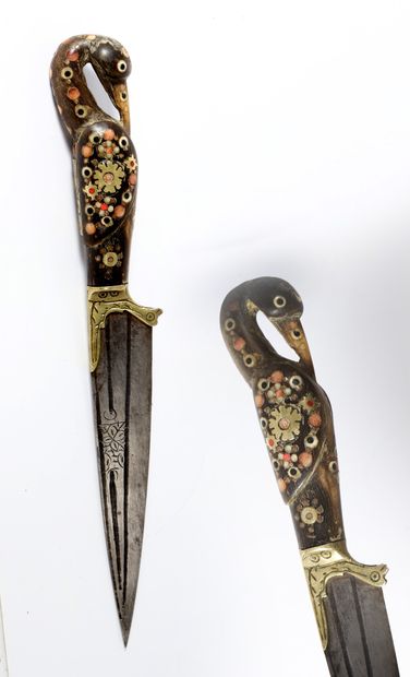Knife with three incised ribs, single-edged,...