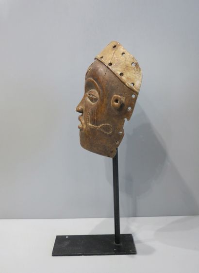 Masque Pwo évoquant un ancêtre primordial...