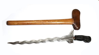 Kriss with sinuous steel blade, the carved...